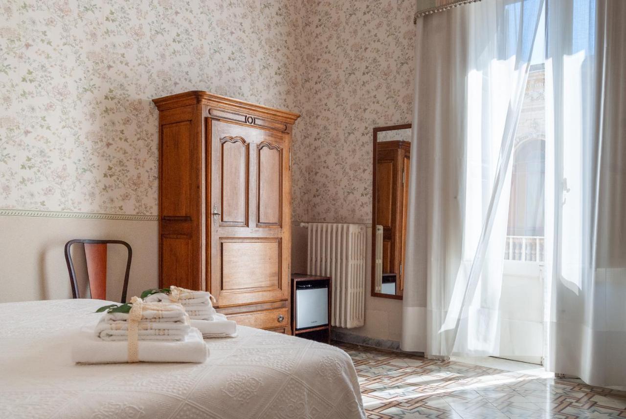 B&B Risveglio Col Rosone Lecce Buitenkant foto