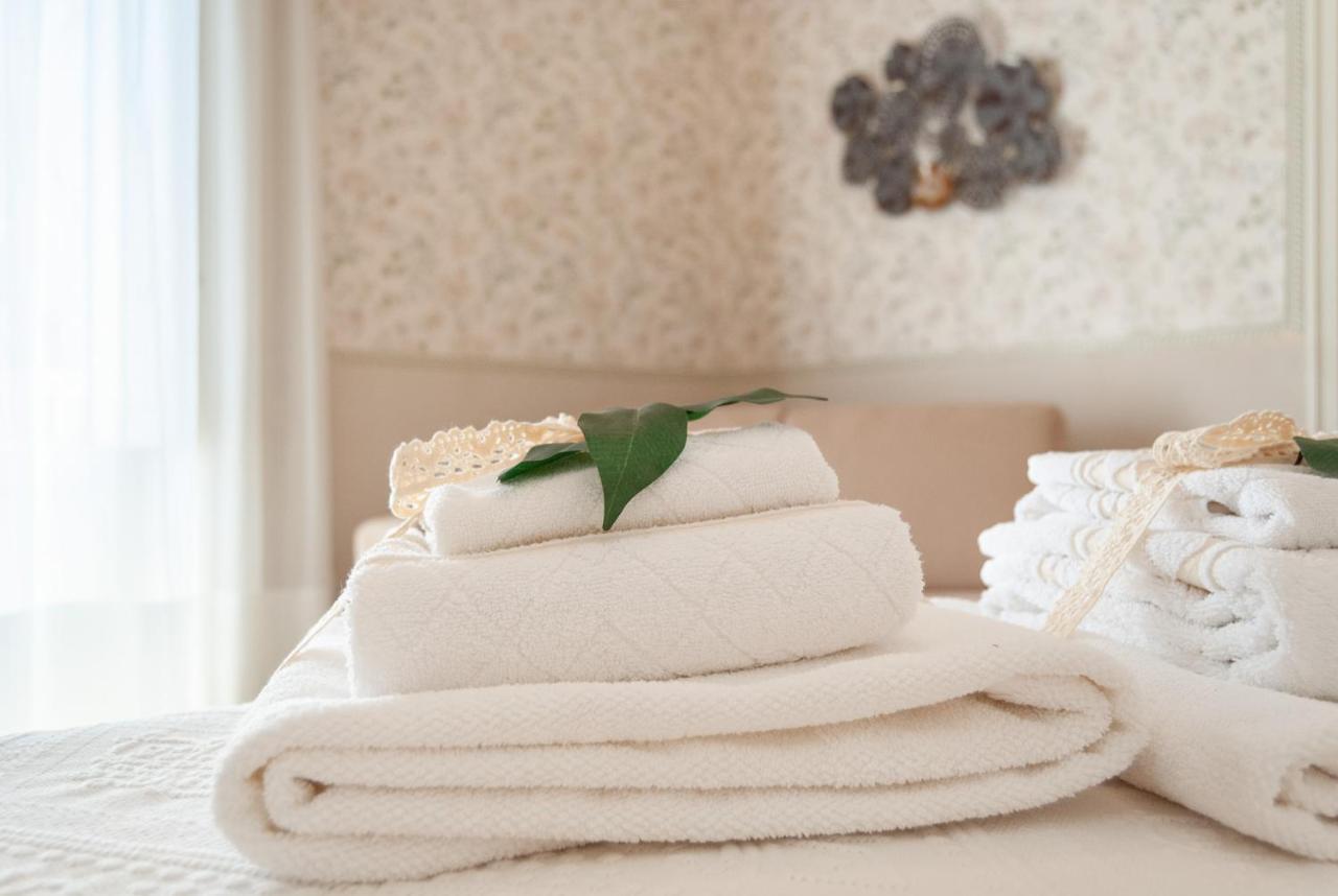 B&B Risveglio Col Rosone Lecce Buitenkant foto